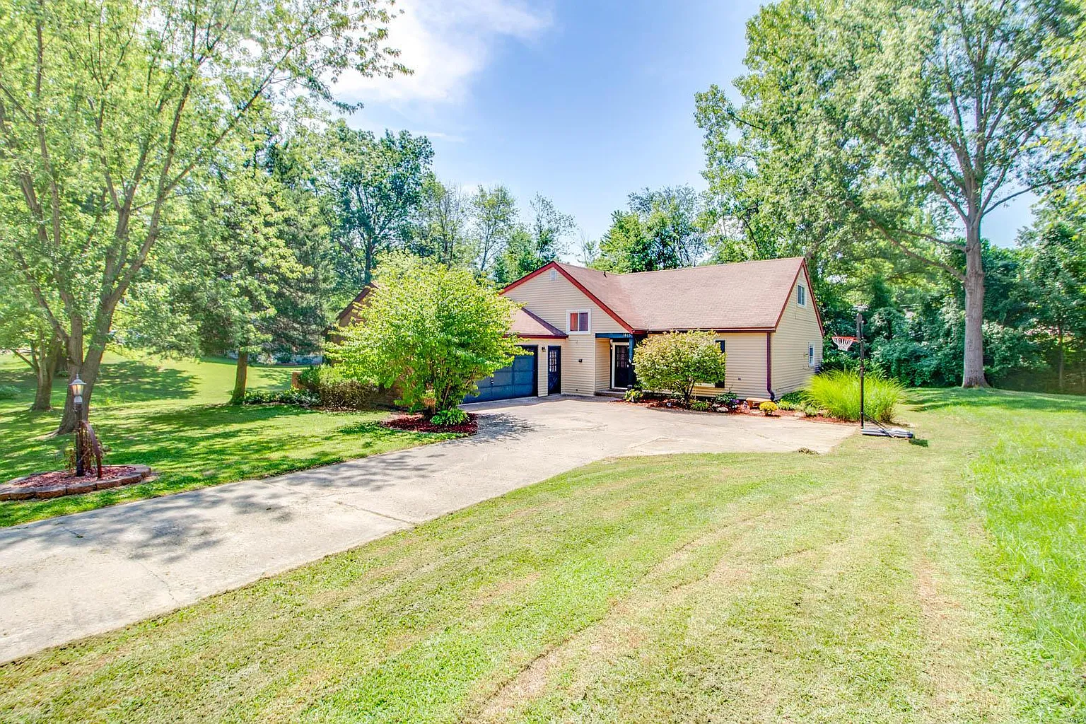 1805 Biscay Dr photo 1