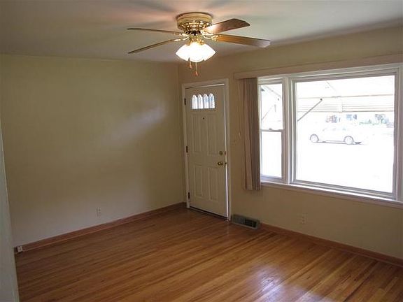 2nd image of 316 Renrose Ave