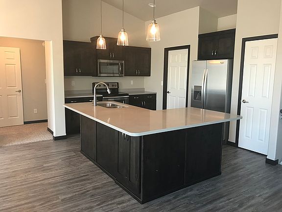 4th image of 1133 22nd Ave W #1207