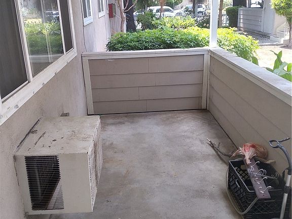 3rd image of 5754 Hazeltine Ave
