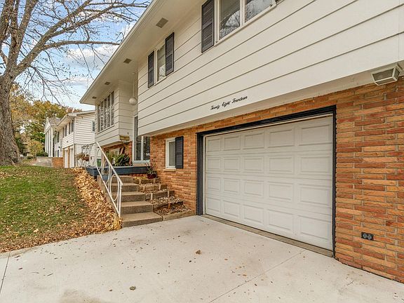 3rd image of 2814 Saratoga Dr