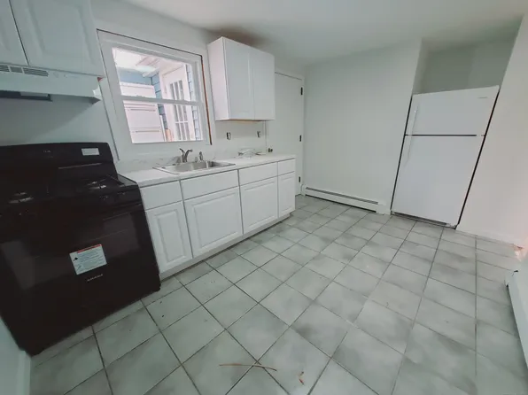 12 Houston Ter APT 4, Stamford, CT 06902