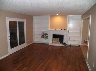 9809 Hillcrest Rd, Kansas City, MO 64134