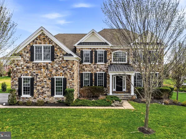 305 Greenbank Ln, Newtown Square, PA 19073