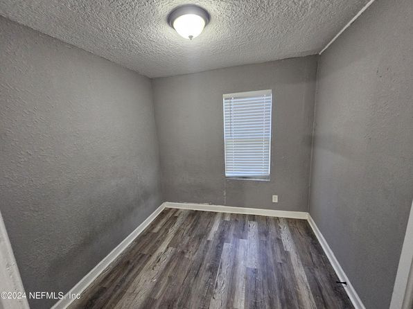 jacksonville-florida-441871649 picture