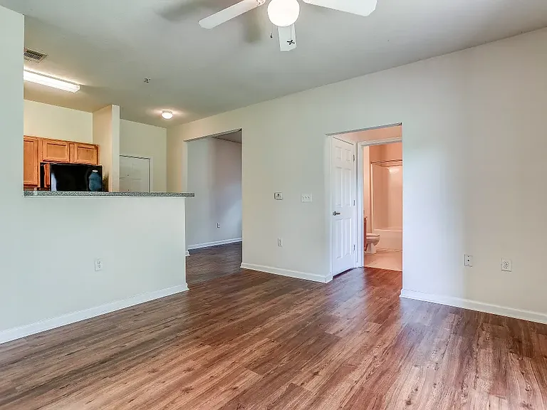 Elk Way Apartments — Photo 13