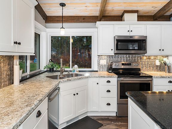 5th image of 3616 Eden Ln