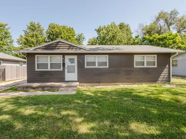 1920 E Idlewild Dr, Wichita, KS 67216