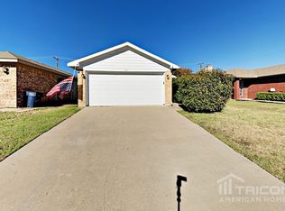 1013 Olivewood Ln, Fort Worth, TX 76140