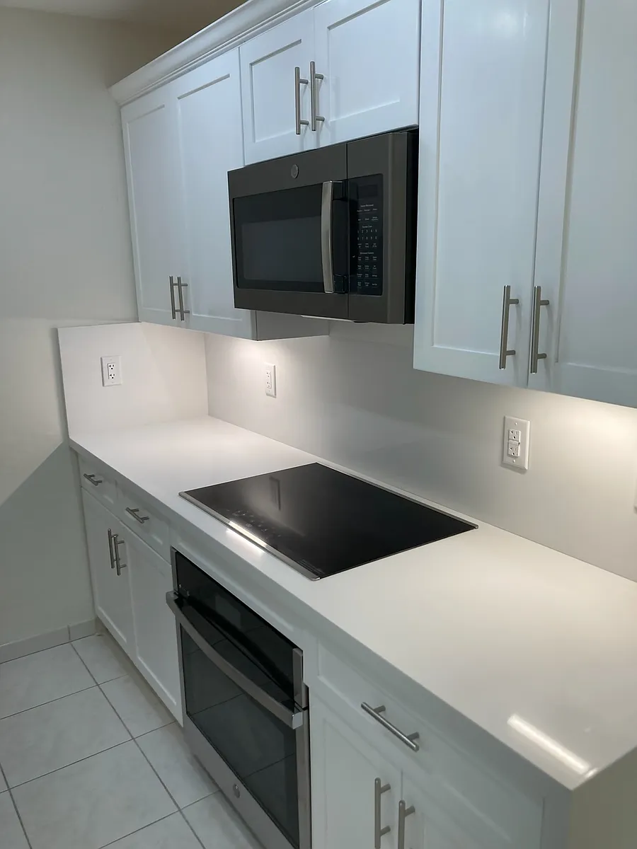 Building Photo - 2909 Middle River Dr #102