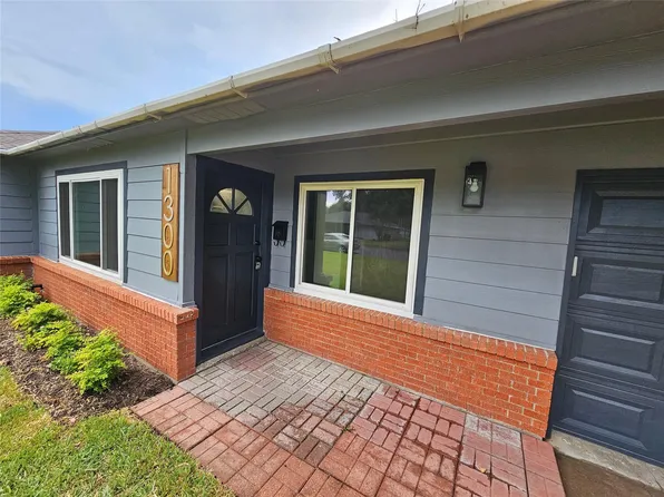 1300 Lawrence St, Rosenberg, TX 77471