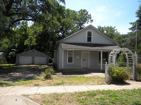 5th image of 909 Coolidge St