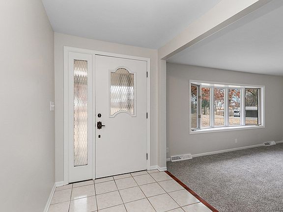 3rd image of 3835 Whitfield Dr