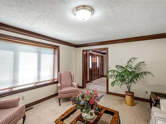 4th image of 3324 Southfield Dr
