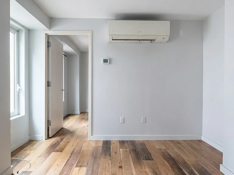 945 Bergen St #220 — Photo 4
