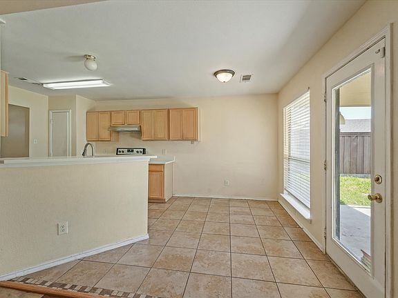 4th image of 6908 Todd Ln