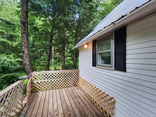 82 Taylor Road, Putney, VT 05346
