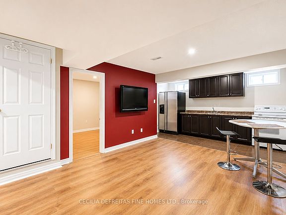 3rd image of 294 Wildberry Cres #Basement