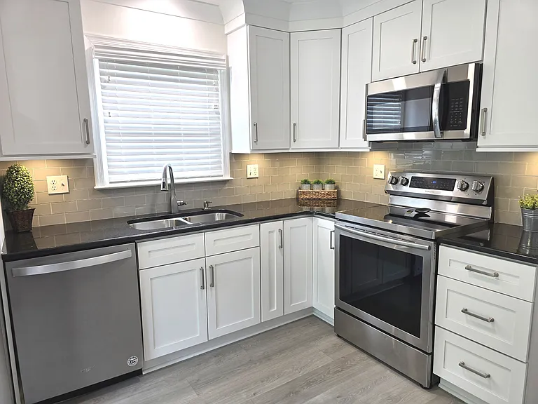 508 Rock Cliff Ct — Photo 8