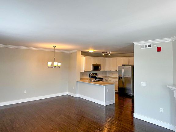 5th image of 978 Worcester St #310