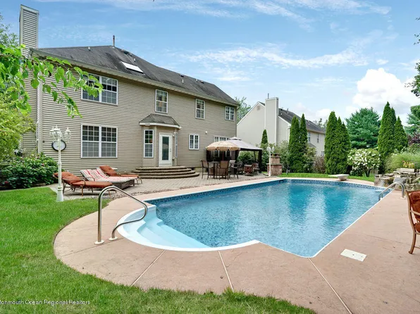 55 Periwinkle Cir, Tinton Falls, NJ 07712