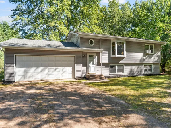 33165 Heather St NW, Cambridge, MN 55008