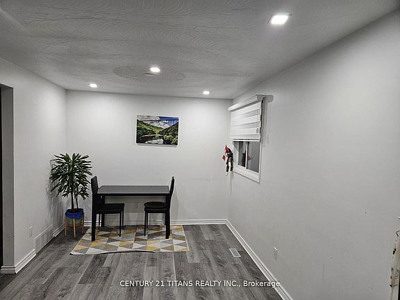 5th image of 499 Wilson Rd N