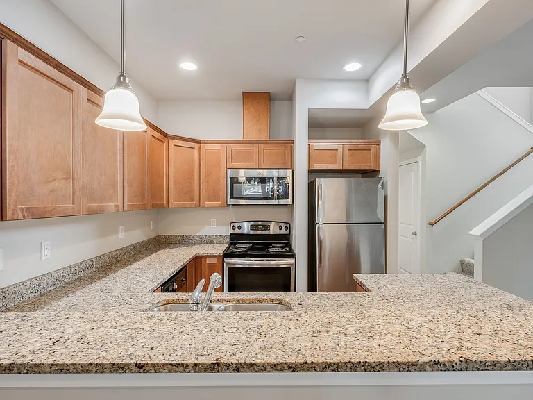 Pinnacle Townhomes — Photo 22