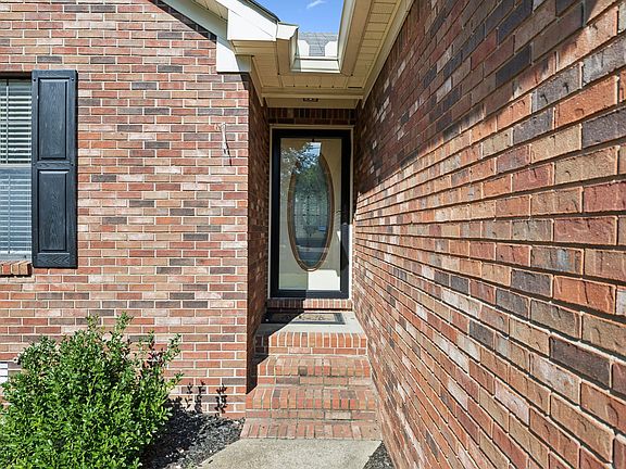 2nd image of 120 Green Vale Dr