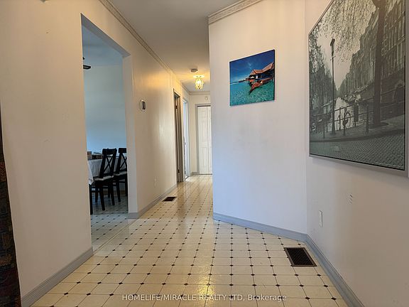 5th image of 40 Saint Charles St