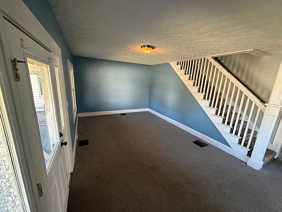 4th image of 1157 W 32nd St