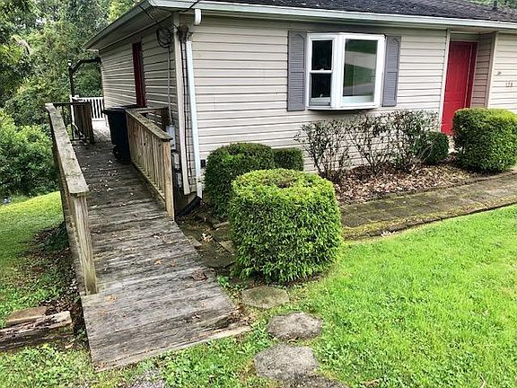 5th image of 128 Westwood Ln