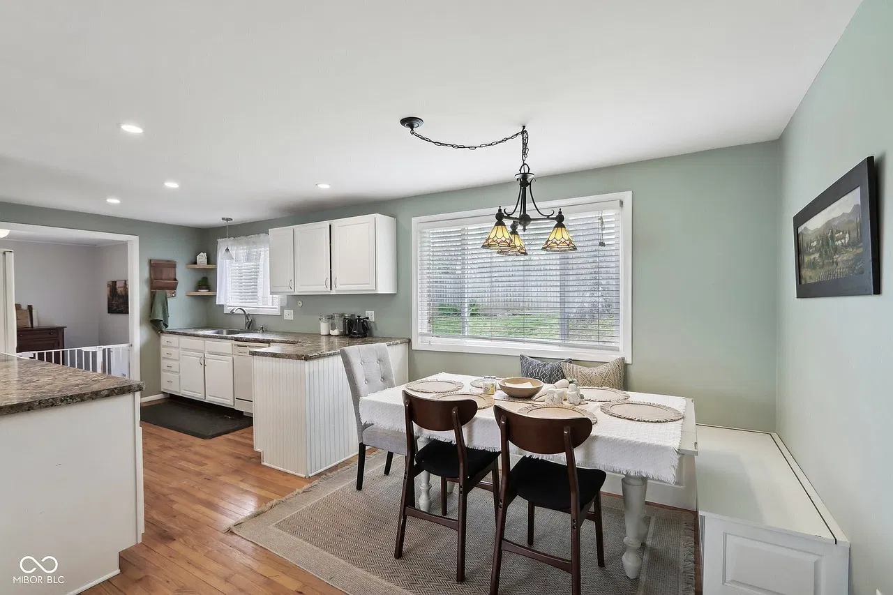3 bed, 1350 sqft, $1,975 — Photo 1