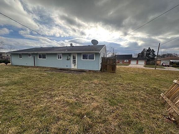 2nd image of 1001 Langdale Ave