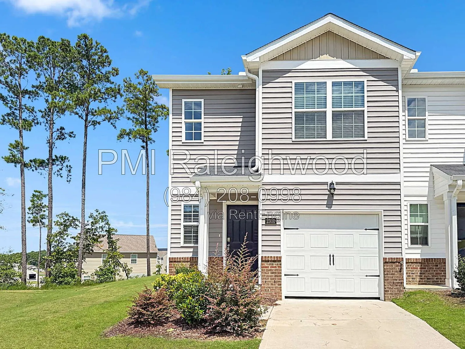 3 bed, 2.5 bath, 1418 sqft, $1,795 — Photo 2