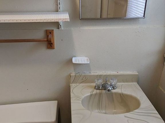 3rd image of 1225 E Davenport St APT 2