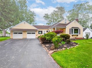 211 McGuire Rd, Rochester, NY 14616