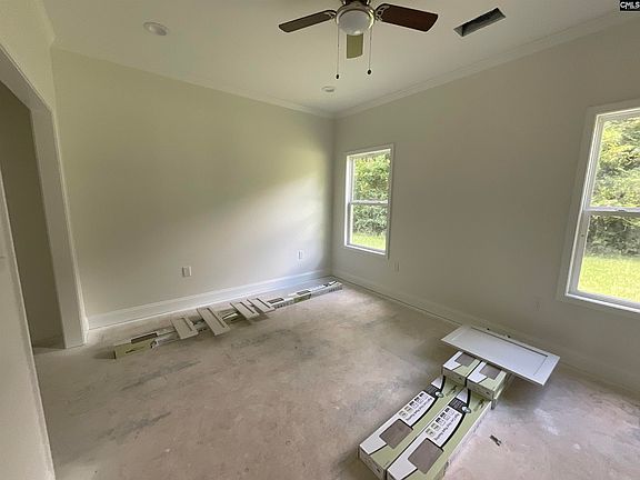 4th image of 18 Canary Dr
