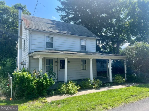 52 Middle St, East Waterford, PA 17021