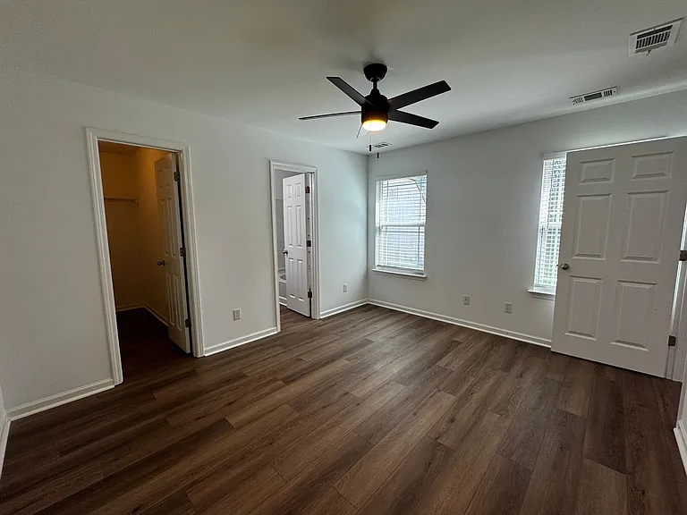 115 Fox Glen Ct — Photo 6
