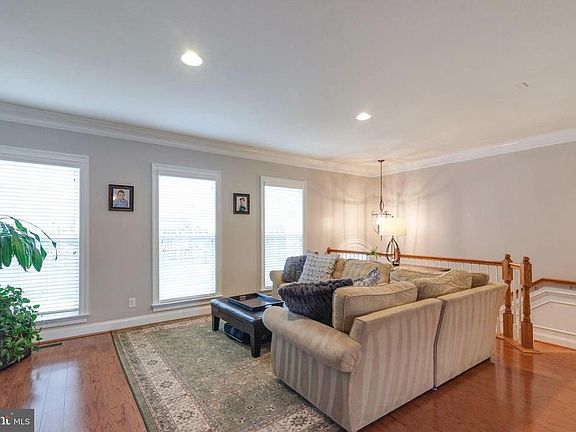 Bright Open Floor Plan