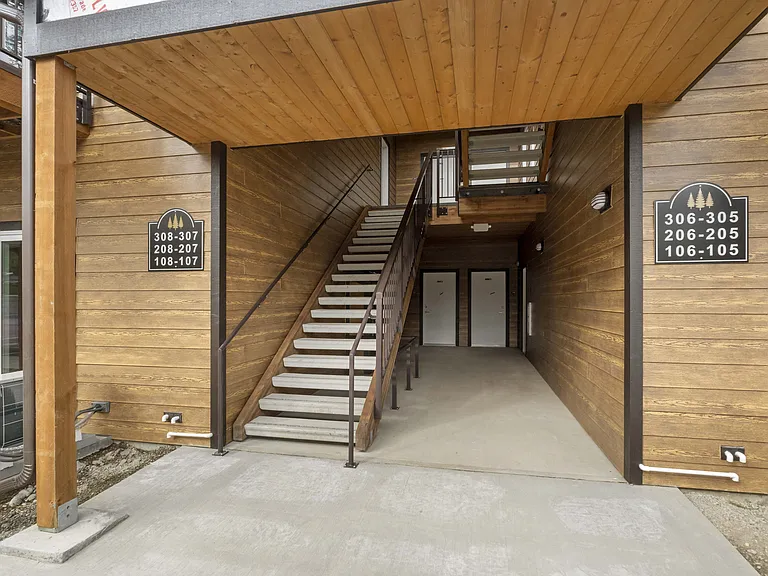 The Lodge — Photo 31