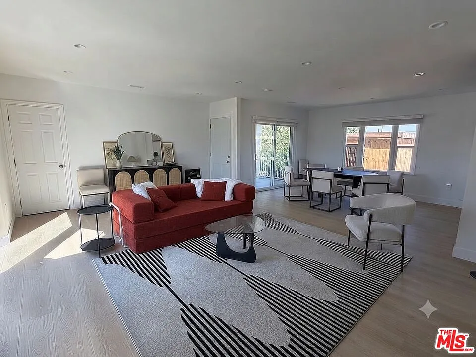 1546 S Ogden Dr #2