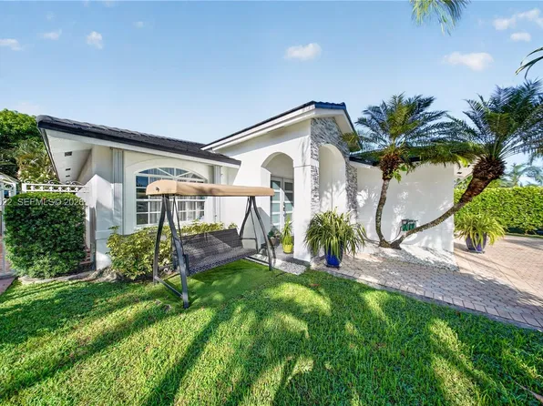 14665 SW 113th Ln, Miami, FL 33186