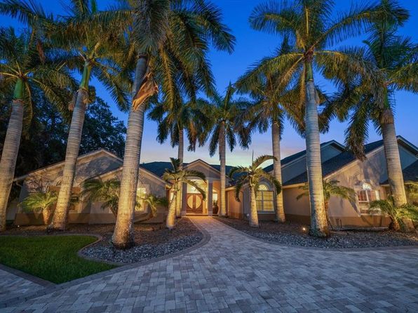 201 Bluff View Dr, Belleair Bluffs, FL 33770