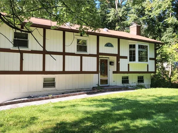 49 Roosevelt Road, Hyde Park, NY 12538