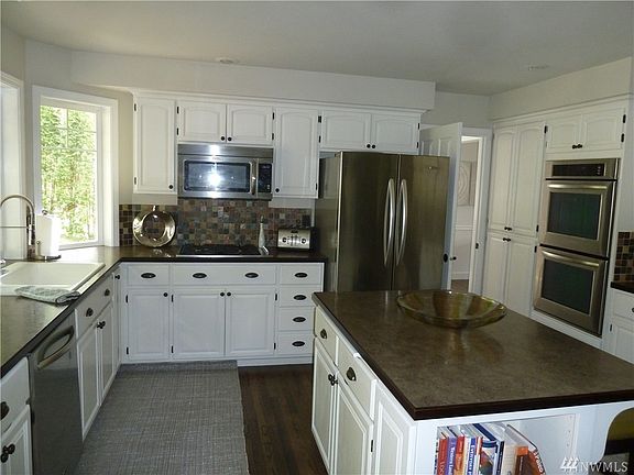 5th image of 3126 41st Way SE