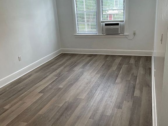4th image of 244 E Graves Ave #3
