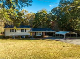 6585 Skylark Rd, Pfafftown, NC 27040