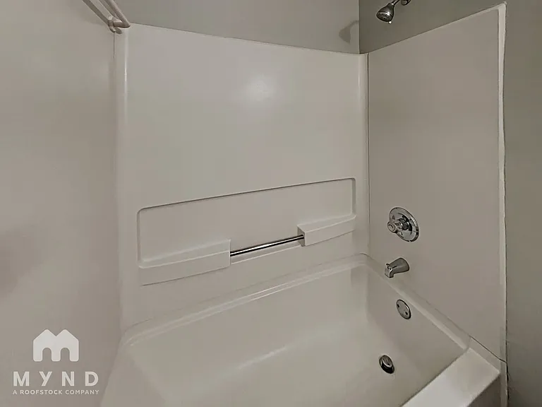 10851 Southshore Ct — Photo 17